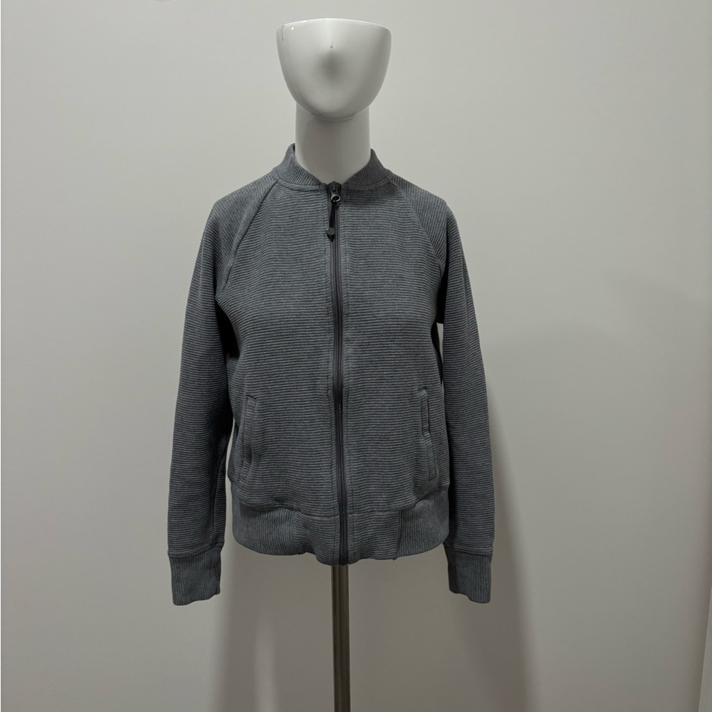 Gaiam Women’s Grey Zip-up Jacket M